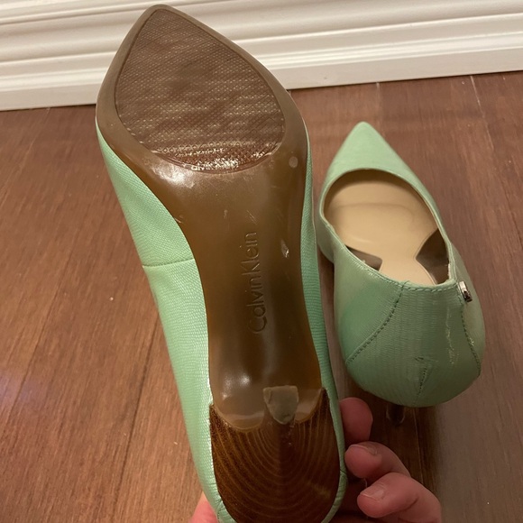 Pastel Mint Green High Heel Shoes with Pointed Toe and Medium Height - Picture 4 of 5